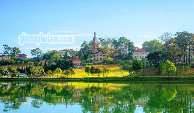Phong cảnh Hồ Xuân Hương đầy thơ mộng